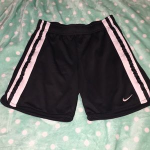 Nike Youth M (Adult XS) Midi Shorts